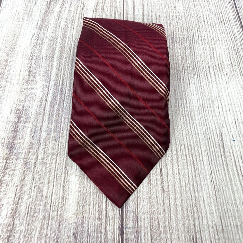 Daniel Cremieux Signature Collection Red Tie Limited Edition 100% Silk 4x60
